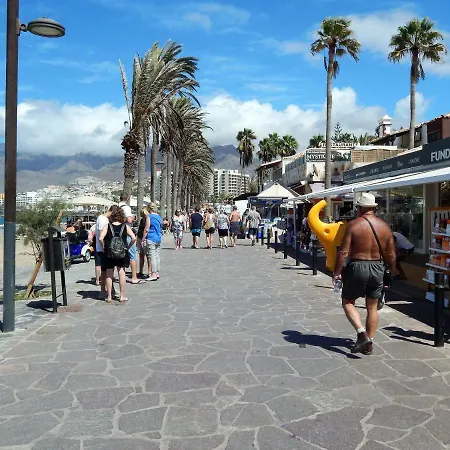 Beautiful Beachfront Apartamento Playa de las Americas (Tenerife)