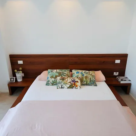 Beautiful Beachfront بلايا ذي لاس أميريكاس