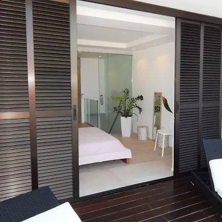 Beautiful Beachfront Apartament *