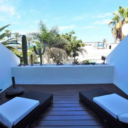 Beautiful Beachfront Apartamento
