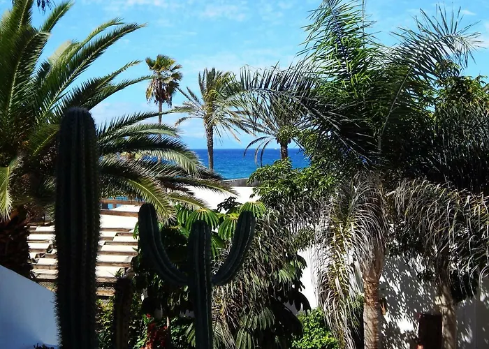 Beautiful Beachfront Apartament *