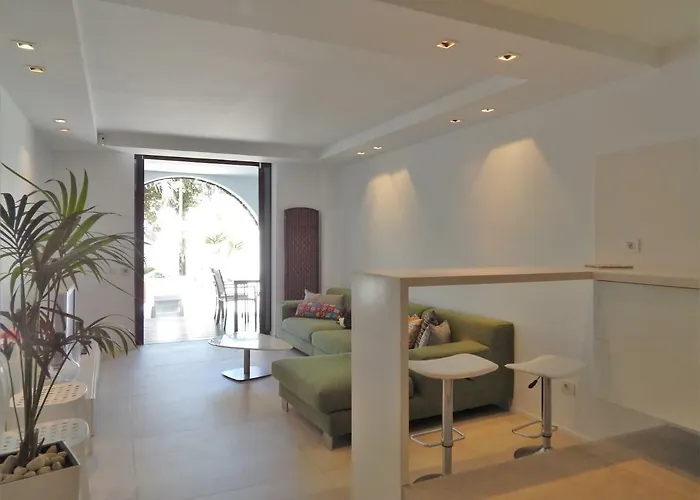 Beautiful Beachfront Apartament *